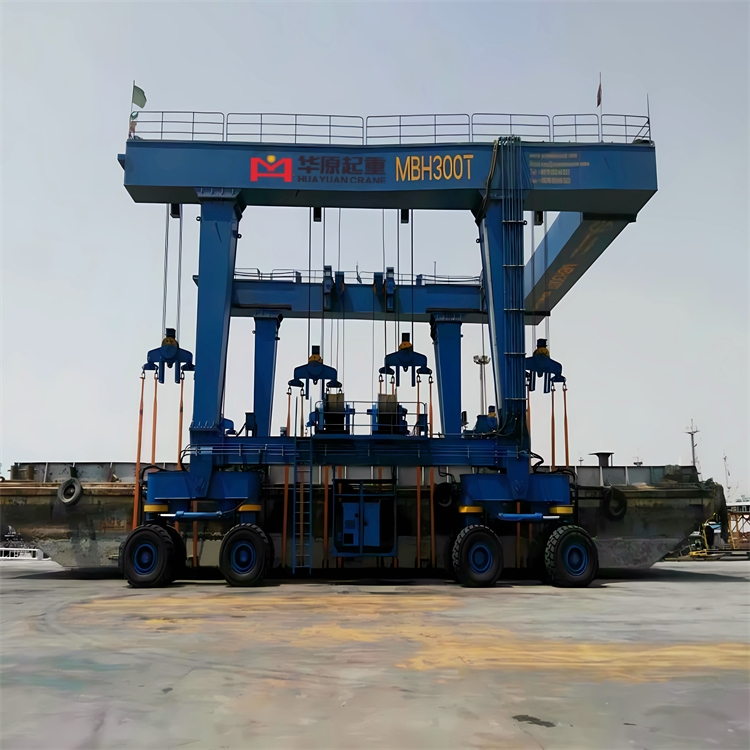 華原游艇搬運機_副本.jpg 華原游艇搬運機_副本.jpg